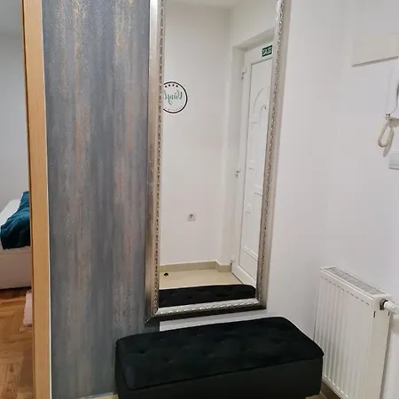 Apartman Vinyl - Self Chek-In Osijek Exterior photo